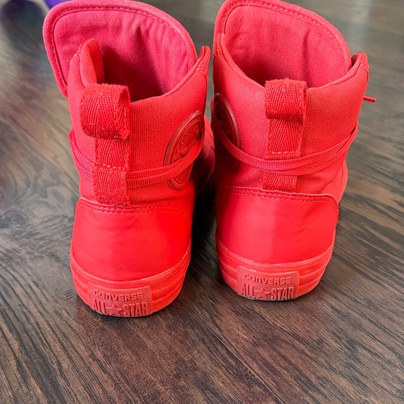 Converse Striking Red 🔴 High-Top Sneakers - Picture 5 of 16